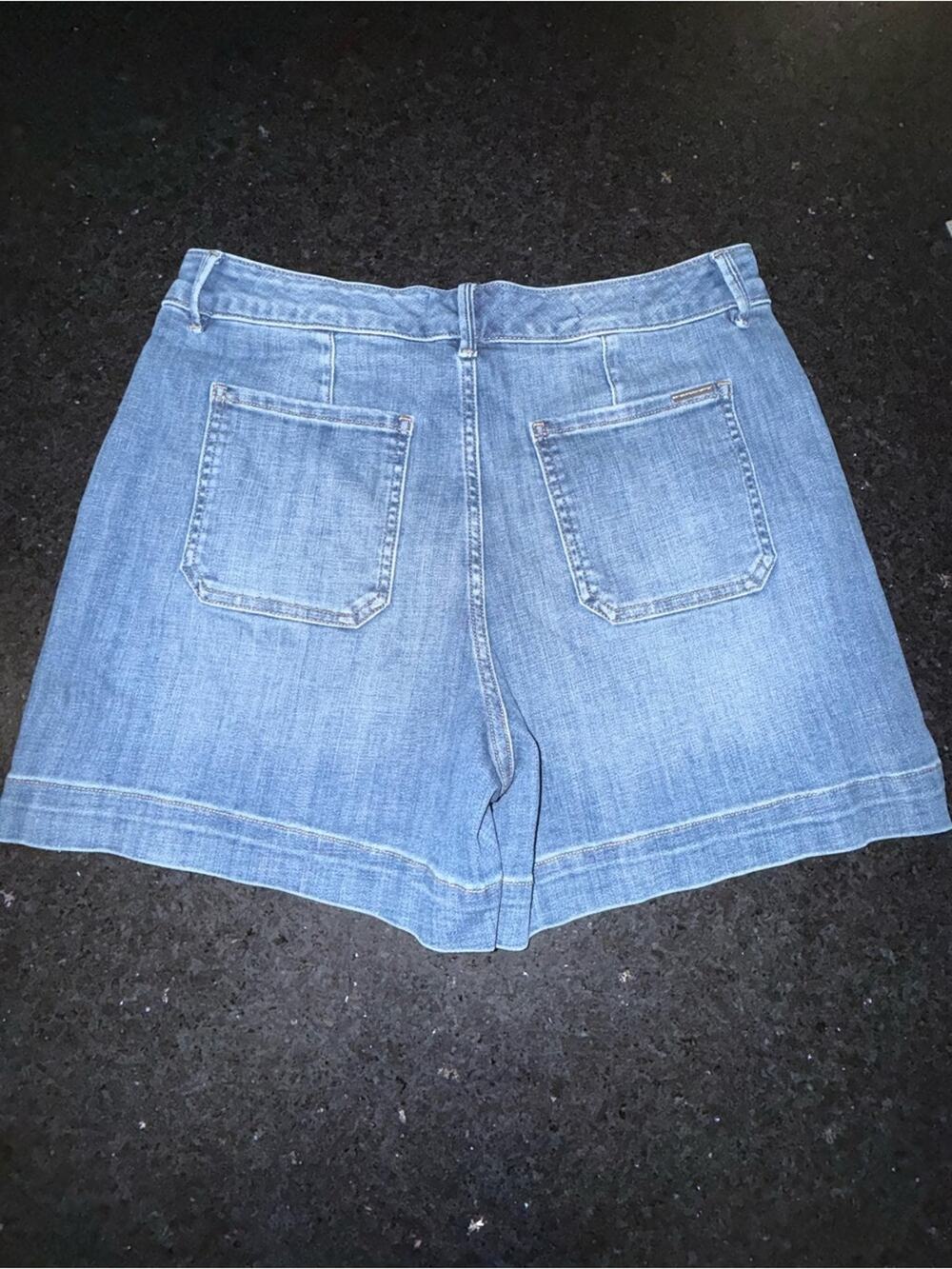 NEW White House Black Market High Rise Light Wash Denim Blue Jean 5”Shorts SZ 10